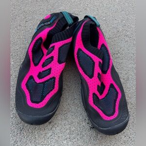 Body Glove Aeon water shoes size 8
